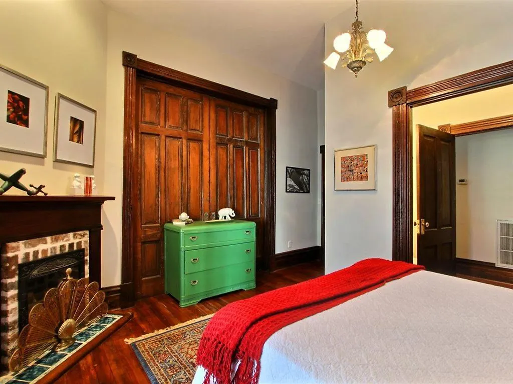 Holiday home Big Blue House - Near Forsyth Park - Lower Unit