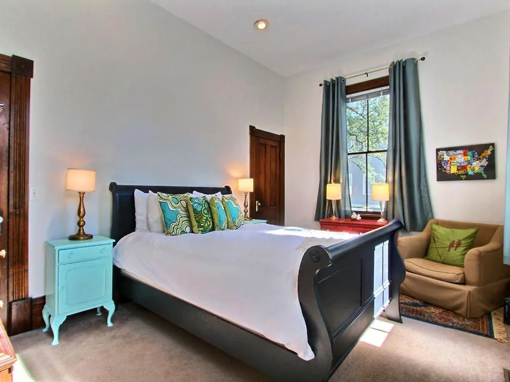 Holiday home Big Blue House - Near Forsyth Park - Lower Unit Savannah