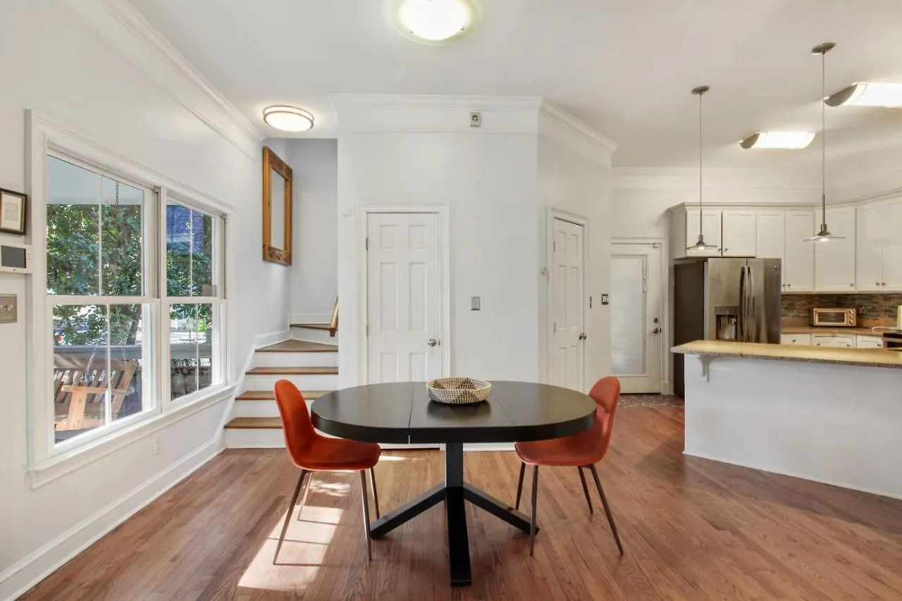 Starland Town House, Walk To The Park * Savannah