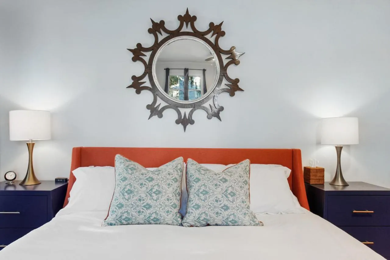 Starland Town House, Walk To The Park Holiday home