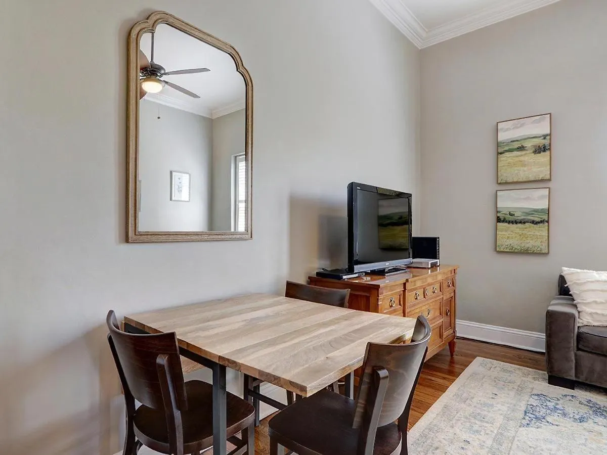 Apartment Charm On Liberty Savannah