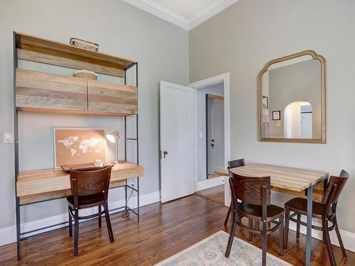 Apartment Charm On Liberty *