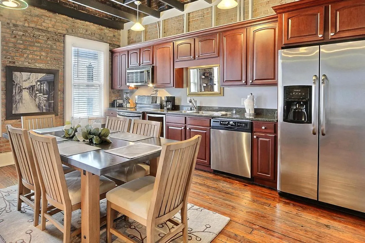 Ellis Square Loft * Savannah