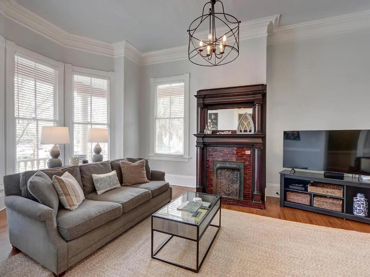 Parlor On Park *