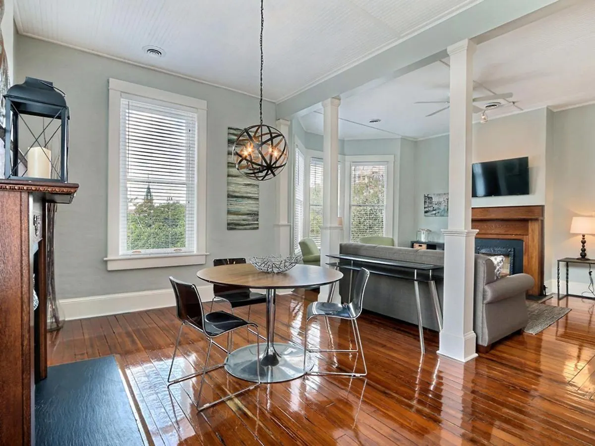 Apartment Lafayette Row Unit 3 Savannah