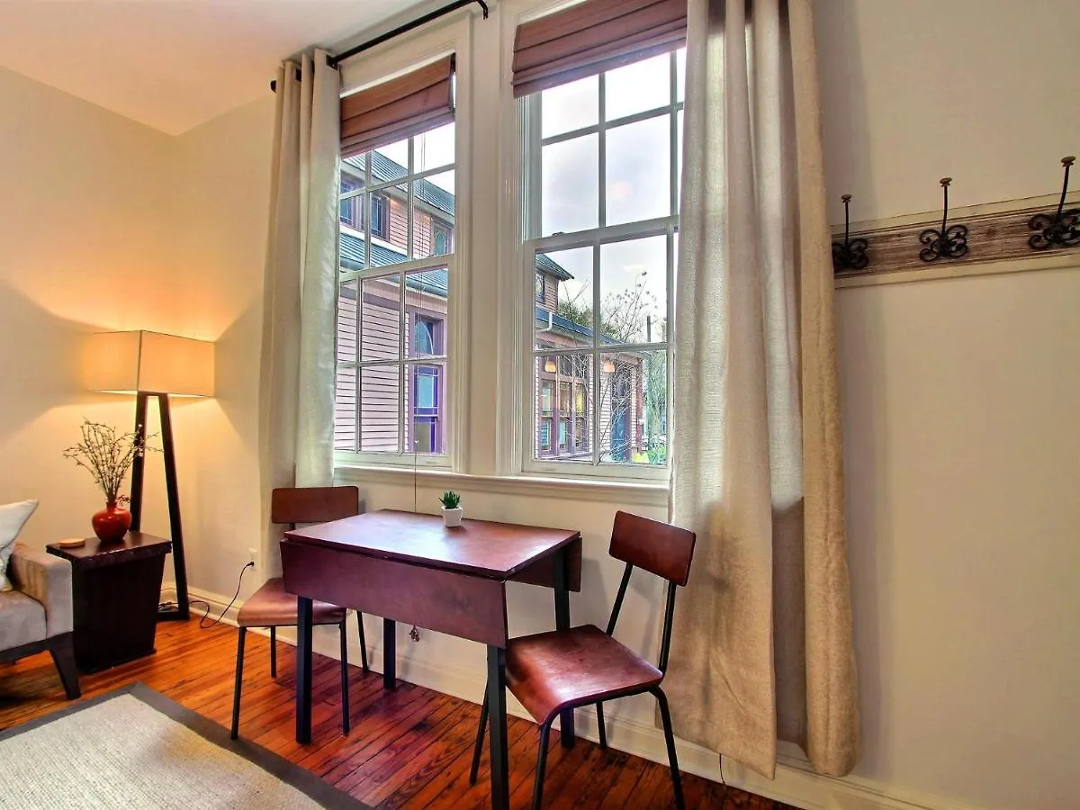 Fountain View Apartment
