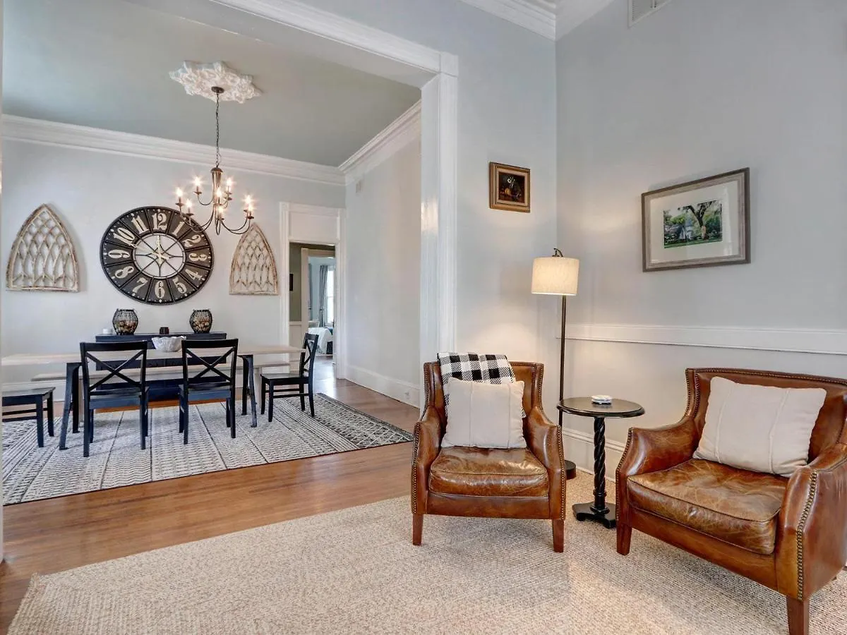 Parlor On Park Savannah
