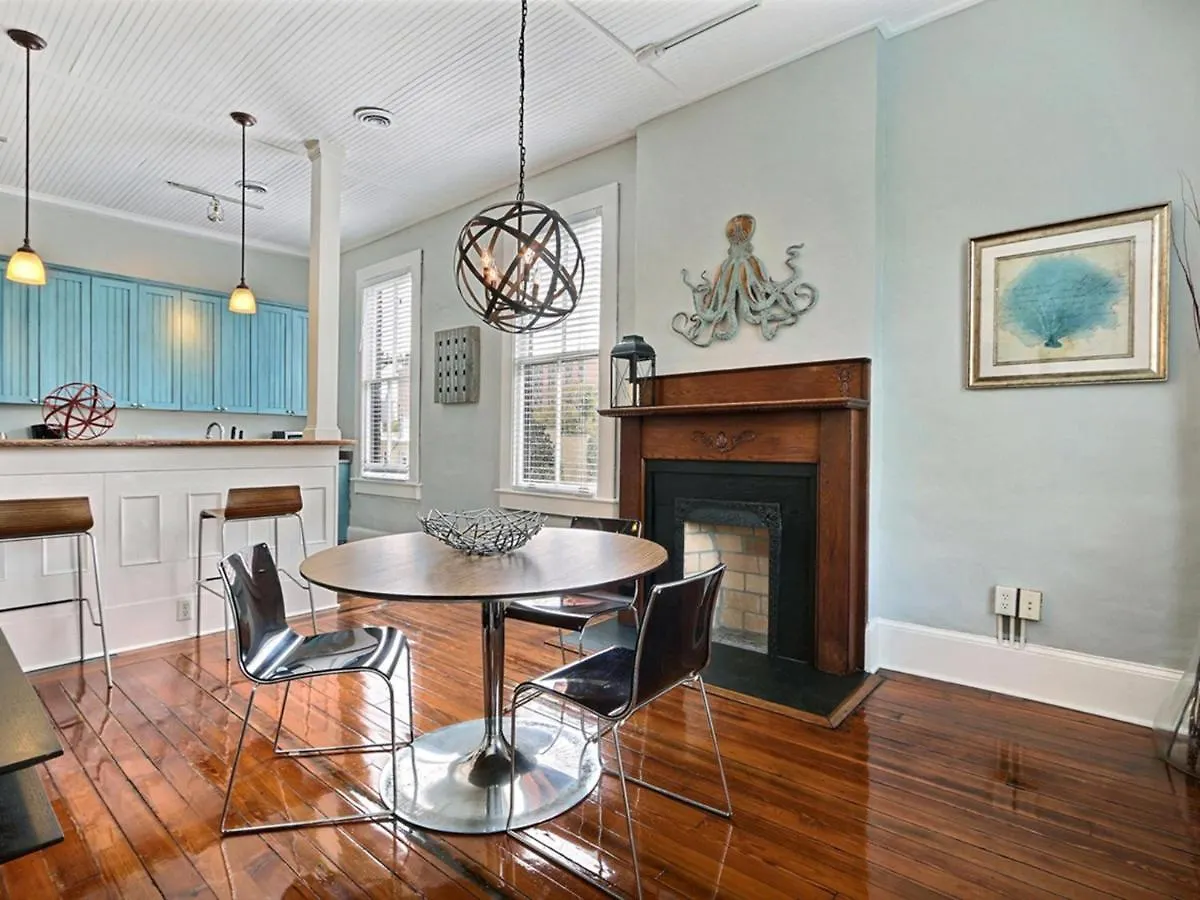 Apartment Lafayette Row Unit 3 Savannah