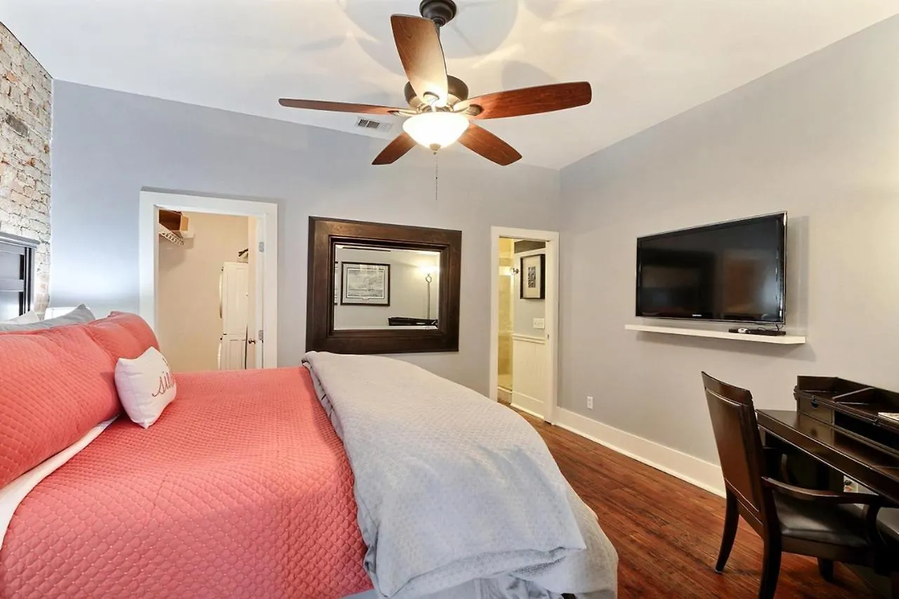 Ellis Square Loft *