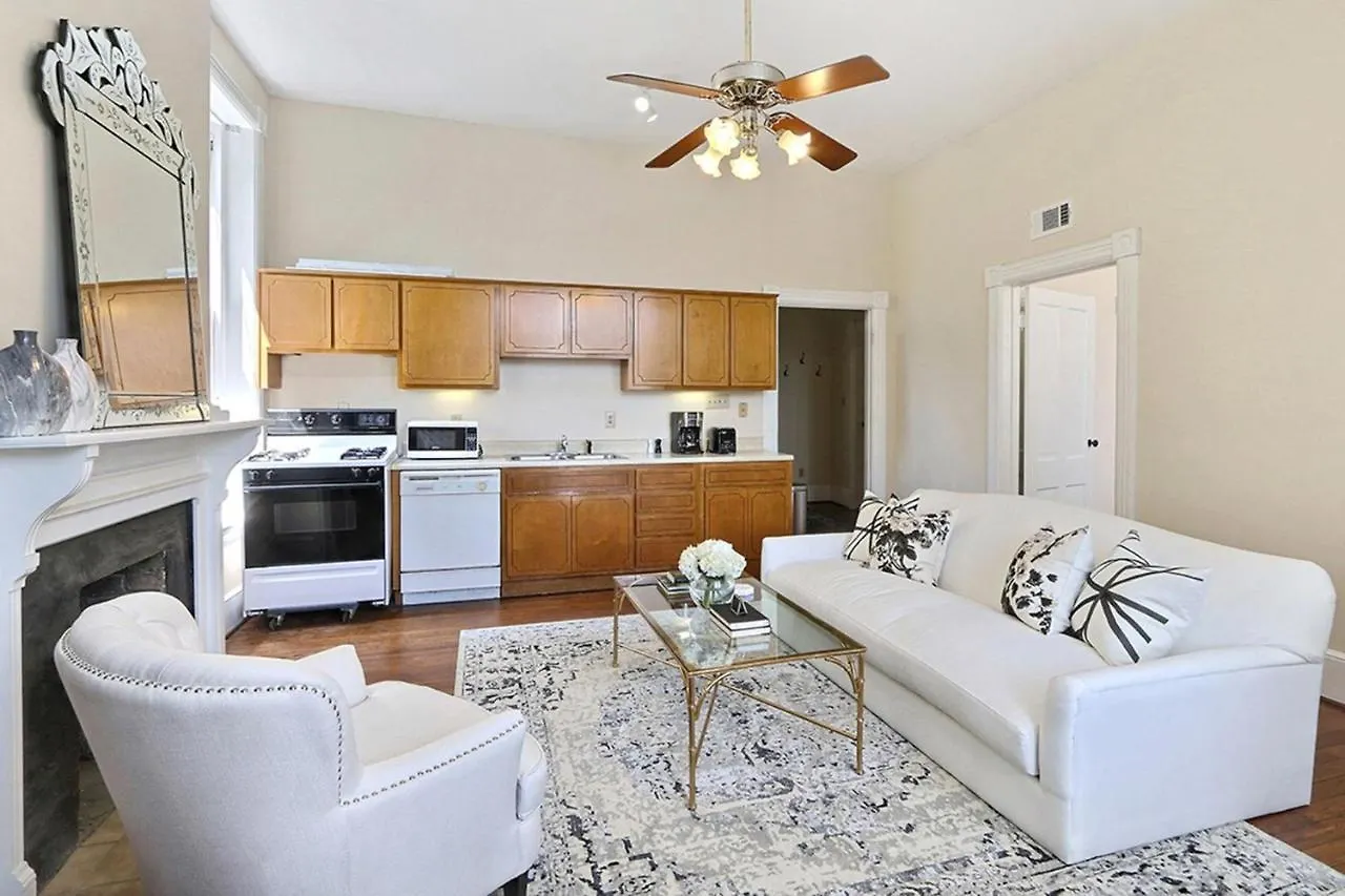 Apartment Charlton On Lafayette Savannah