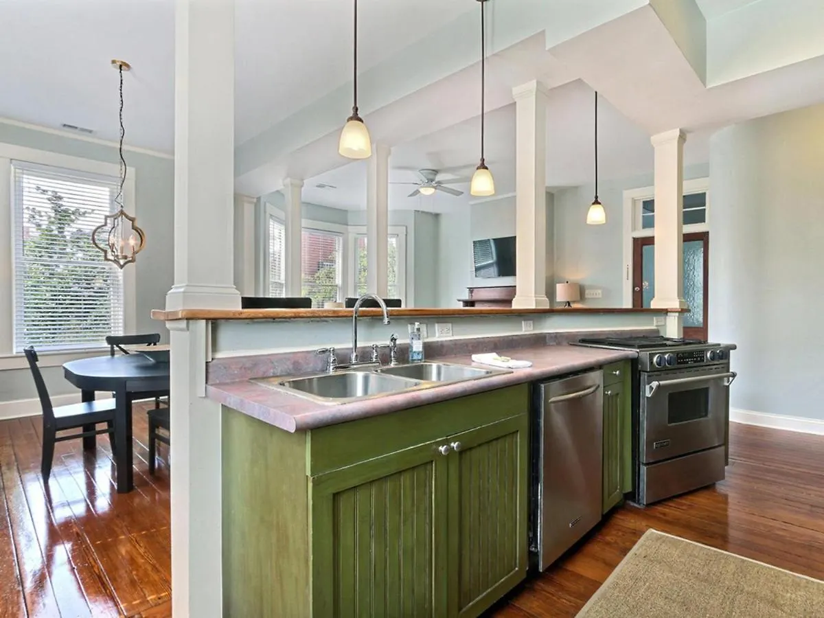 Lafayette Row Unit 2 Lejlighed