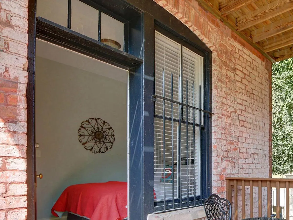 Apartament Lafayette Row Unit 1 *