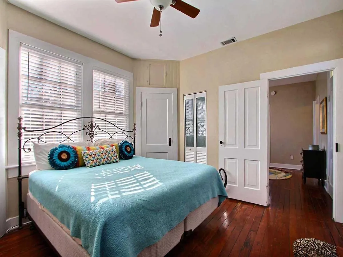 Forsyth Park West Carriage House Holiday home Savannah