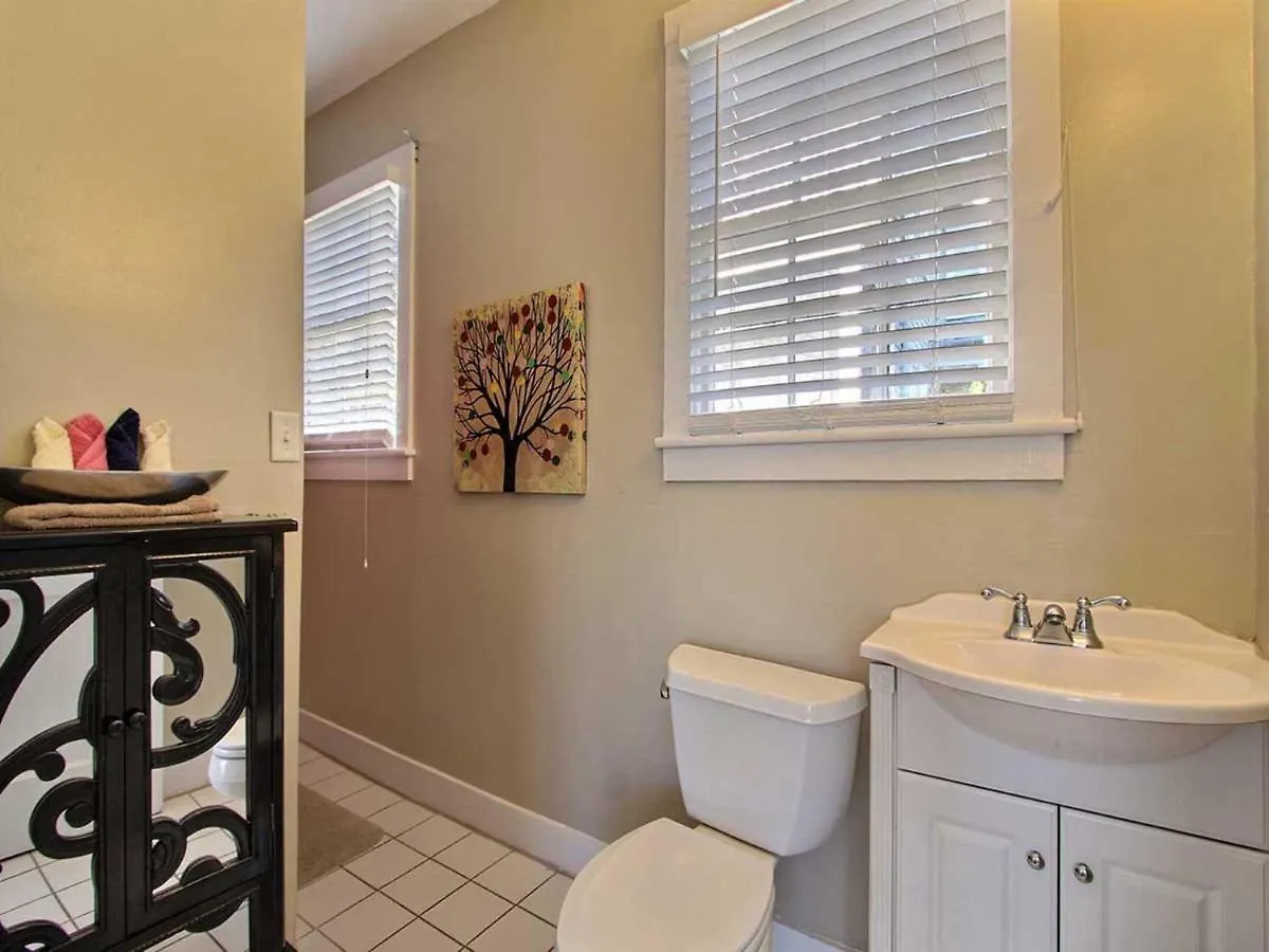 Forsyth Park West Carriage House Holiday home