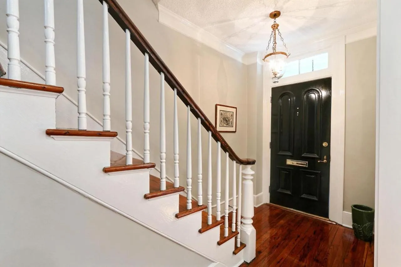 Isaac Laroche Main Apartment