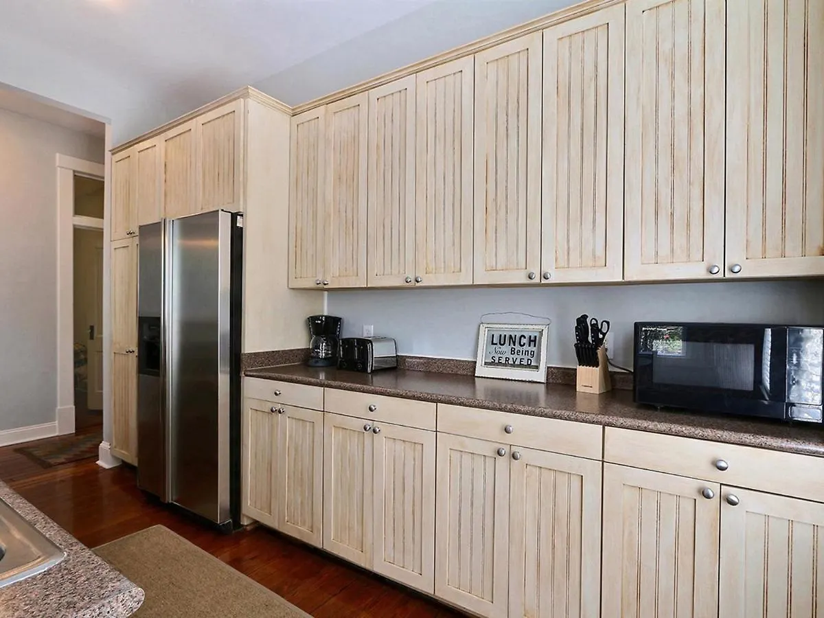 Lafayette Row Unit 1 Apartament *