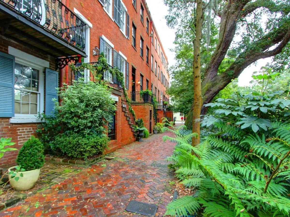 Jones Street Retreat