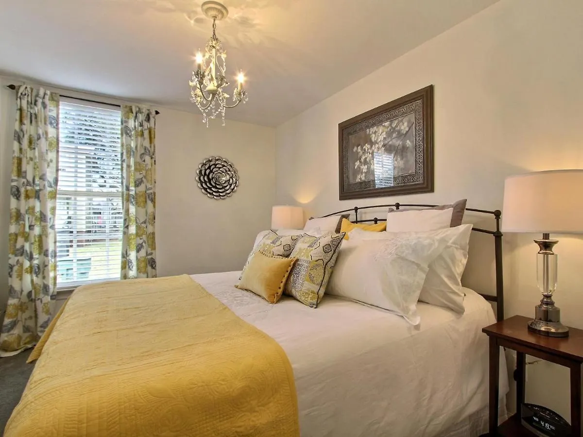 Fountain View Apartment *