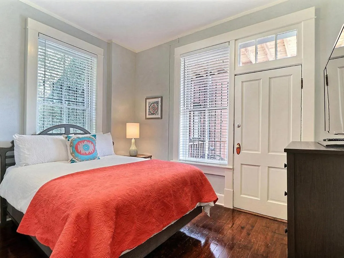 Lafayette Row Unit 1 * Savannah