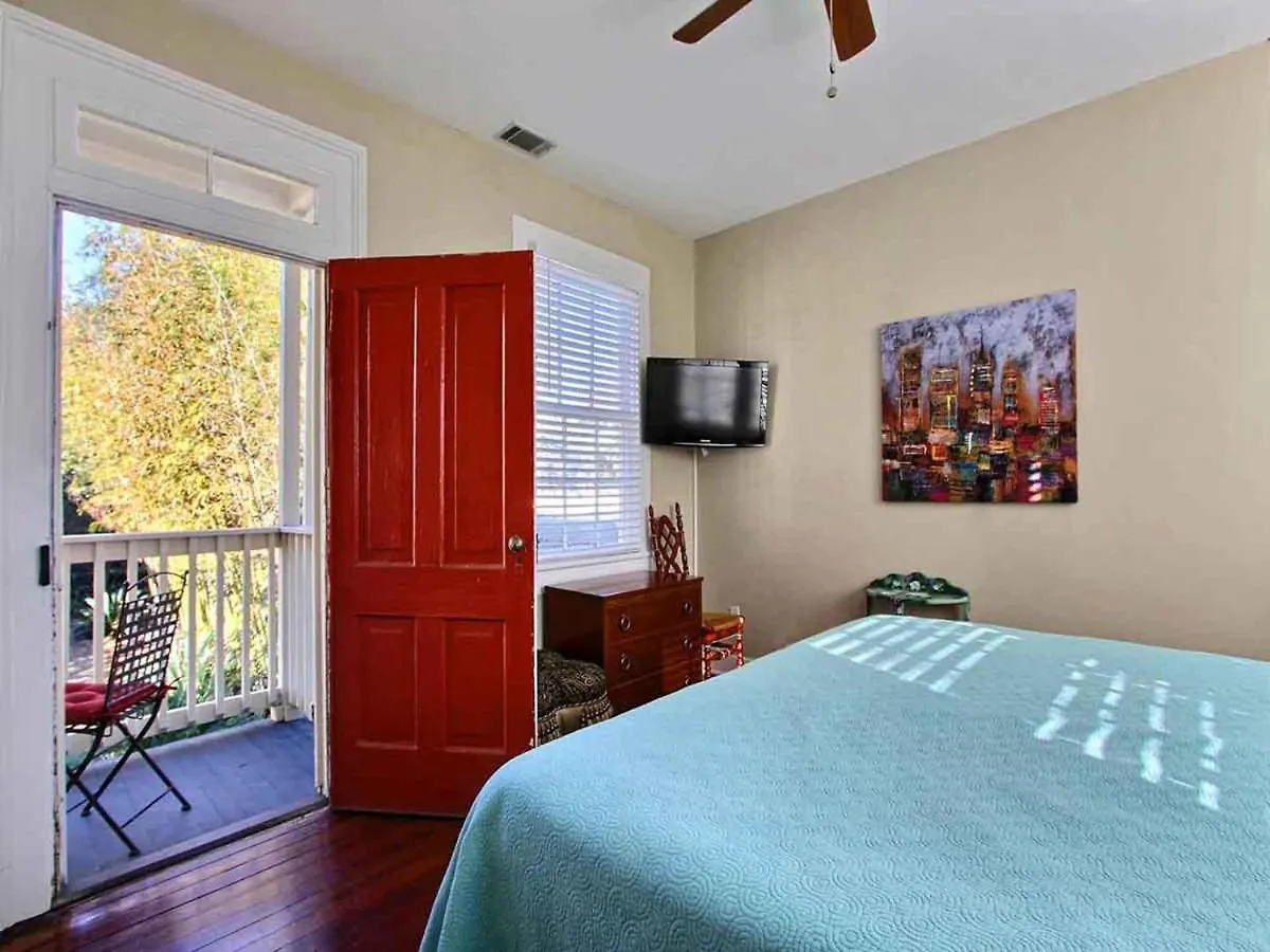 Holiday home Forsyth Park West Carriage House