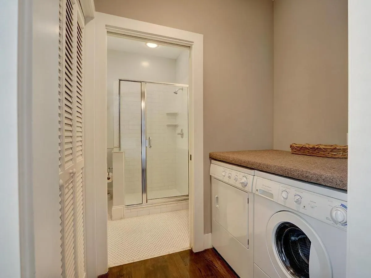 Southern Elegance Carriage House Savannah