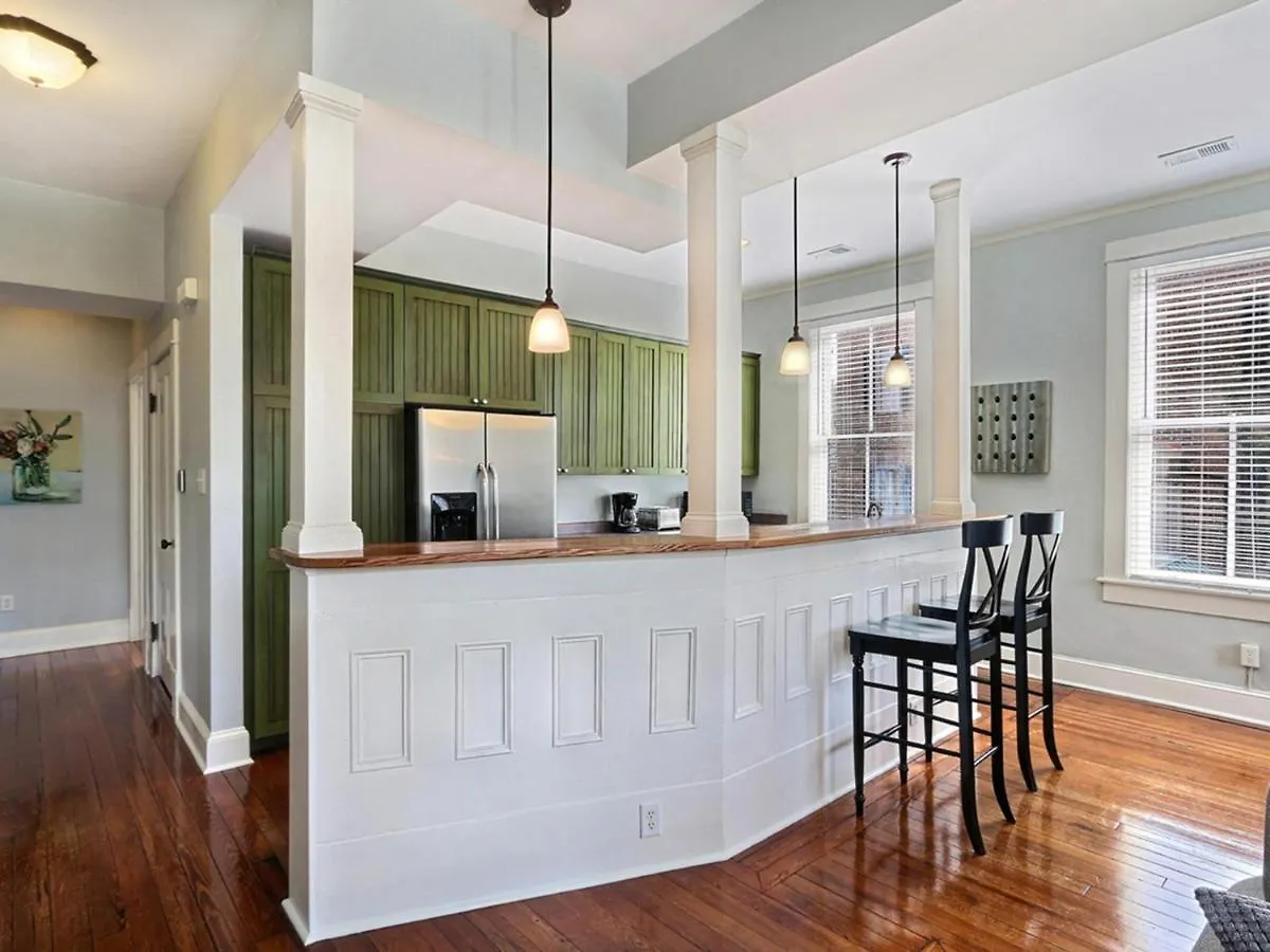 Lafayette Row Unit 2 Lejlighed *