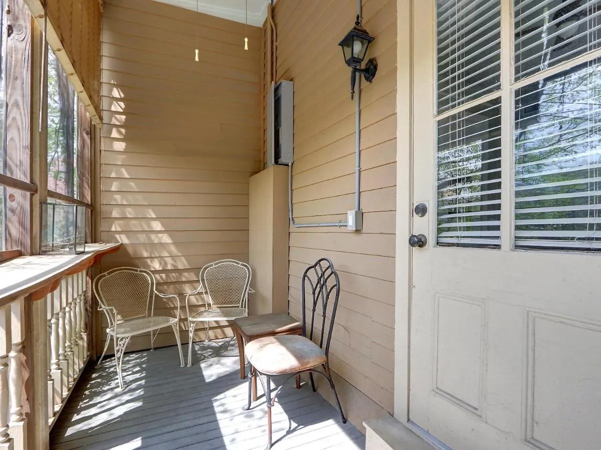 Parlor On Park *