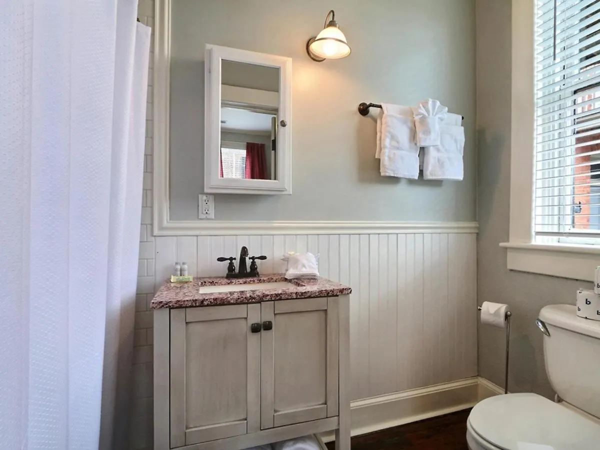 Lafayette Row Unit 2 Lejlighed
