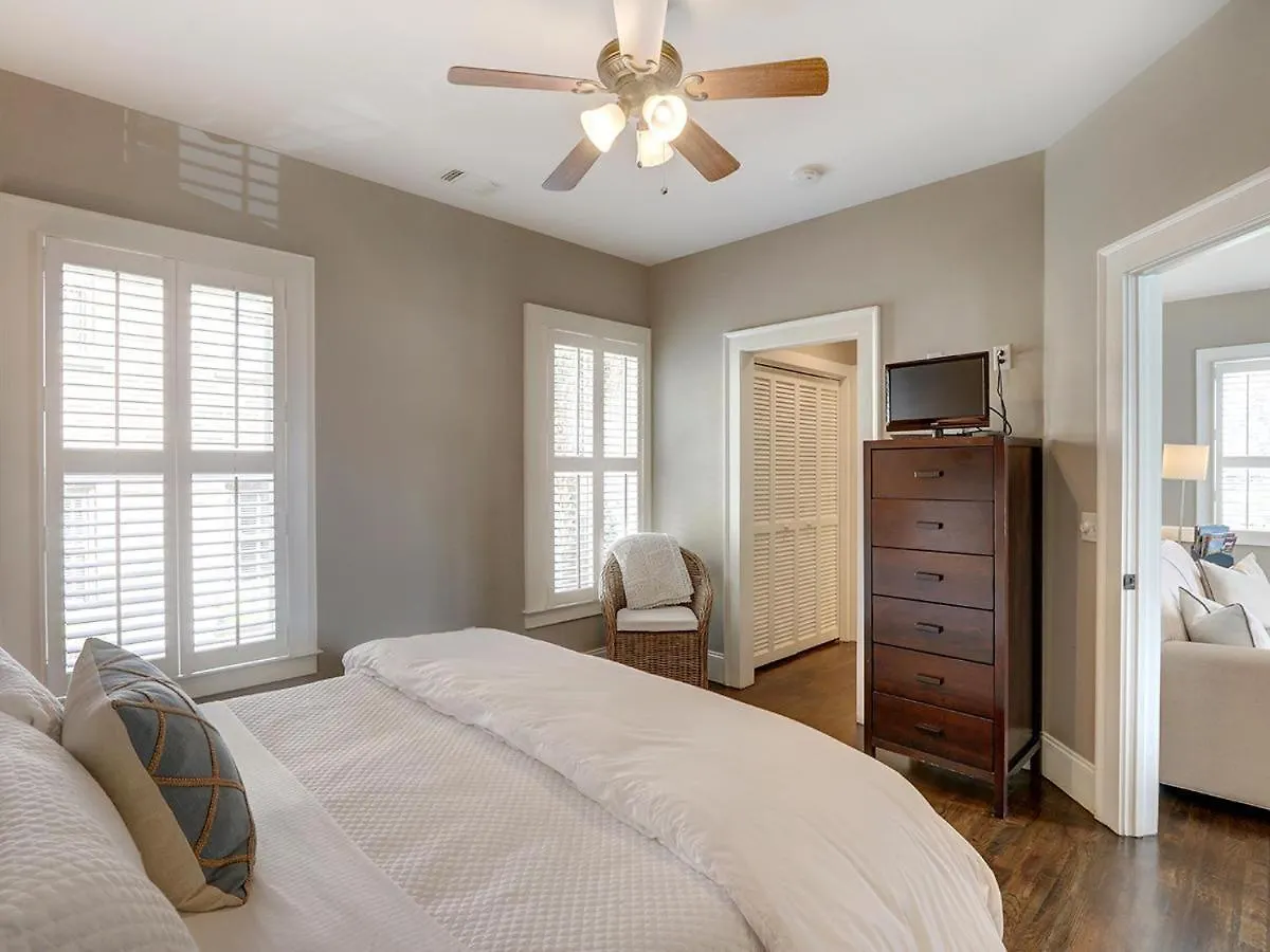 Southern Elegance Carriage House Apartment Savannah