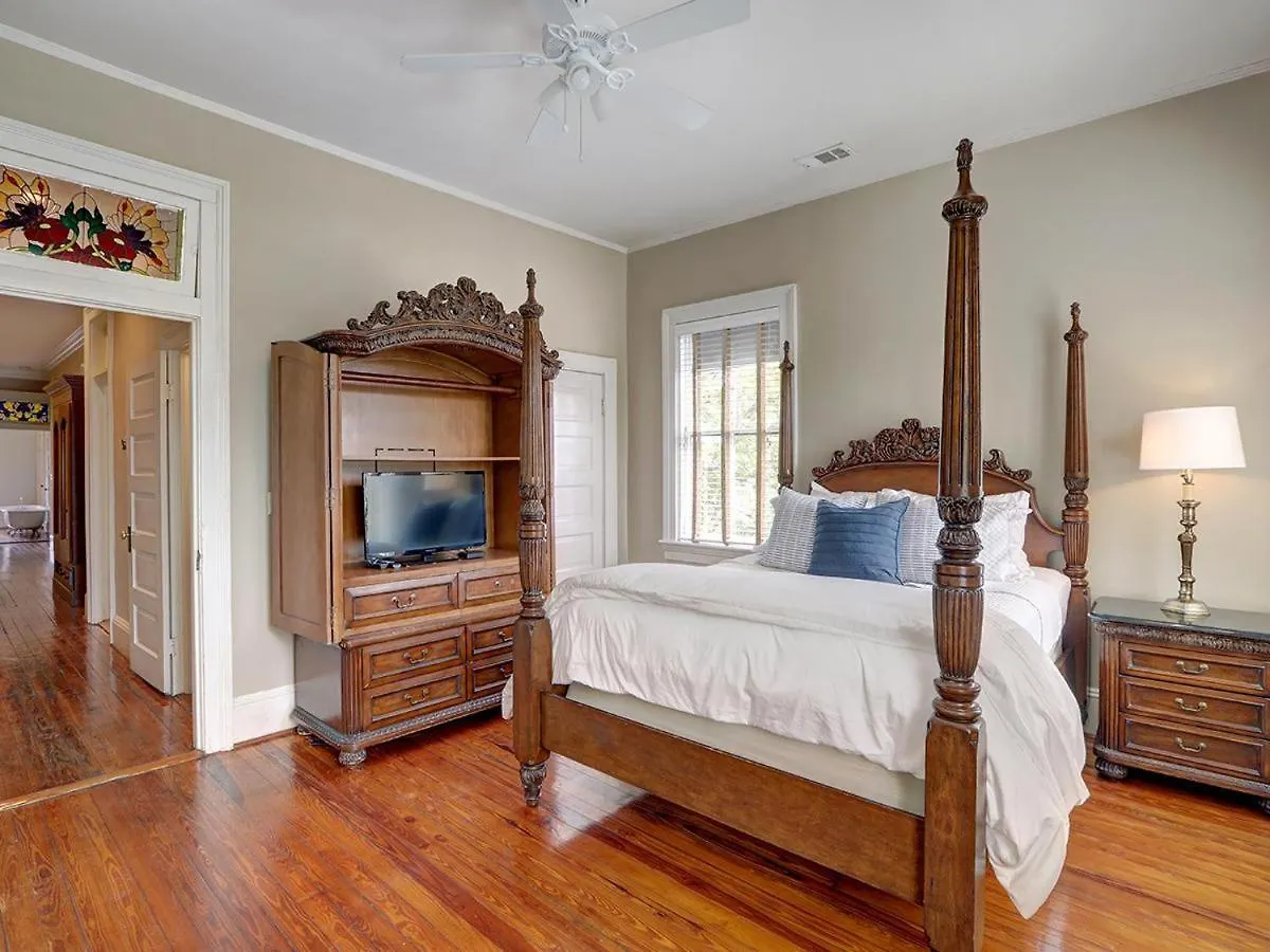Holiday home Southern Elegance Main House