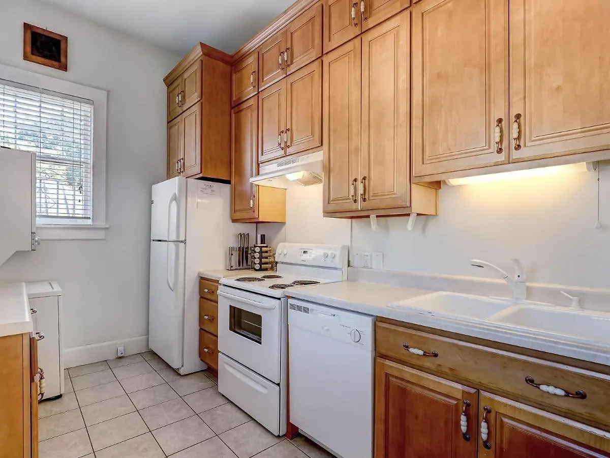 Apartment Drayton Place 1a & 1b *