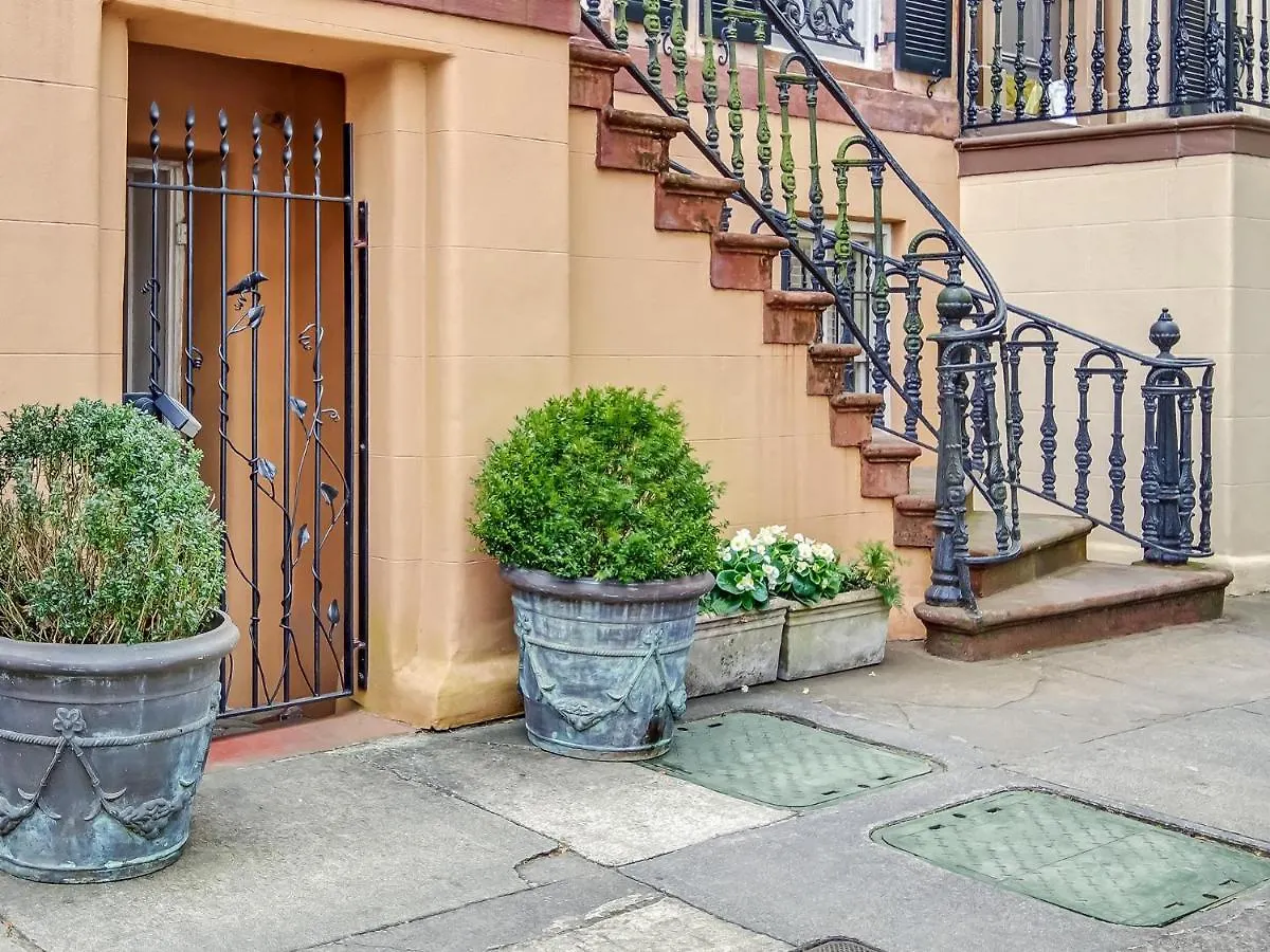 Apartment 1852 Garden