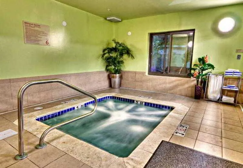 Hotel Towneplace By Marriott Airport