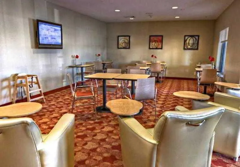 Towneplace By Marriott Airport 3*