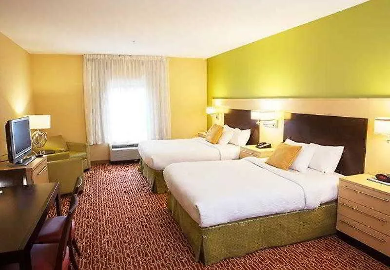 Towneplace By Marriott Airport Hotel