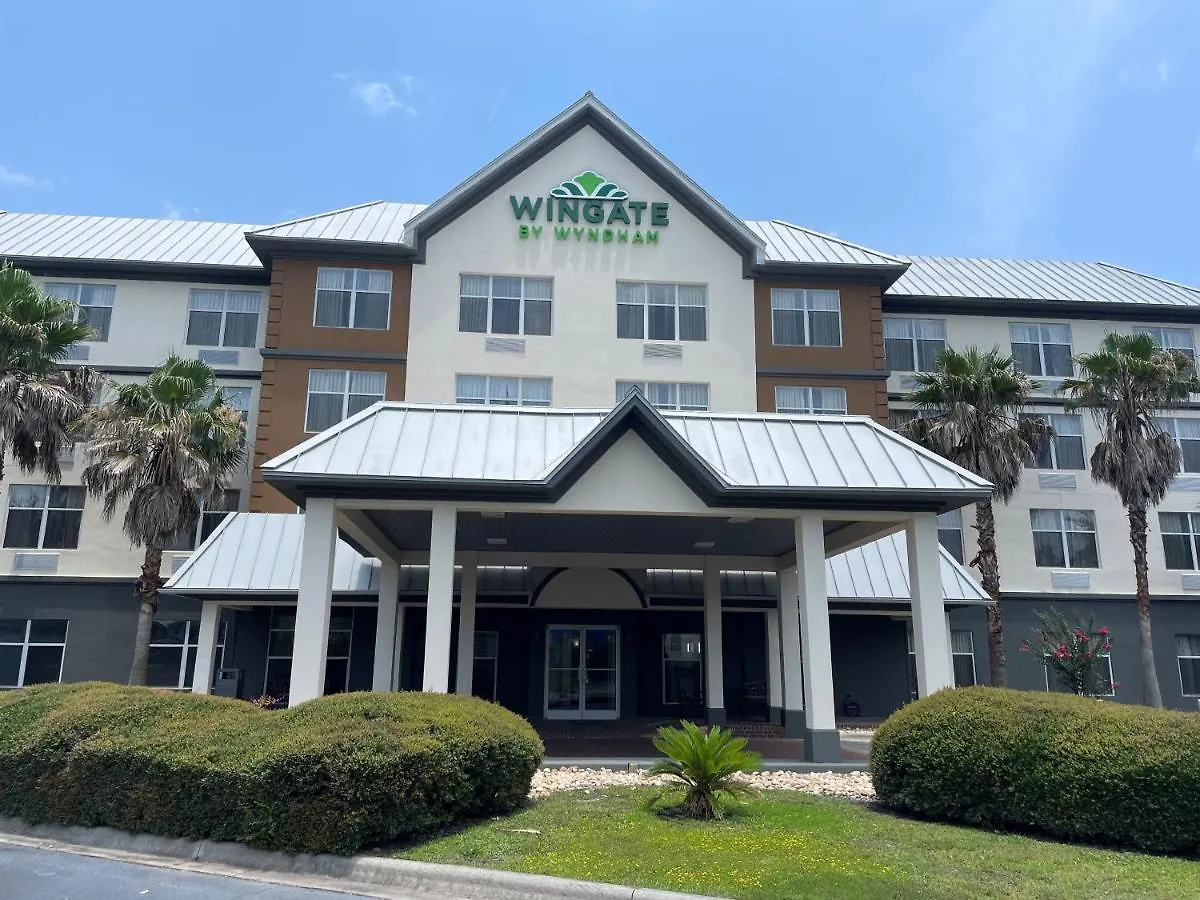 Wingate By Wyndham Gateway Hotel 2*