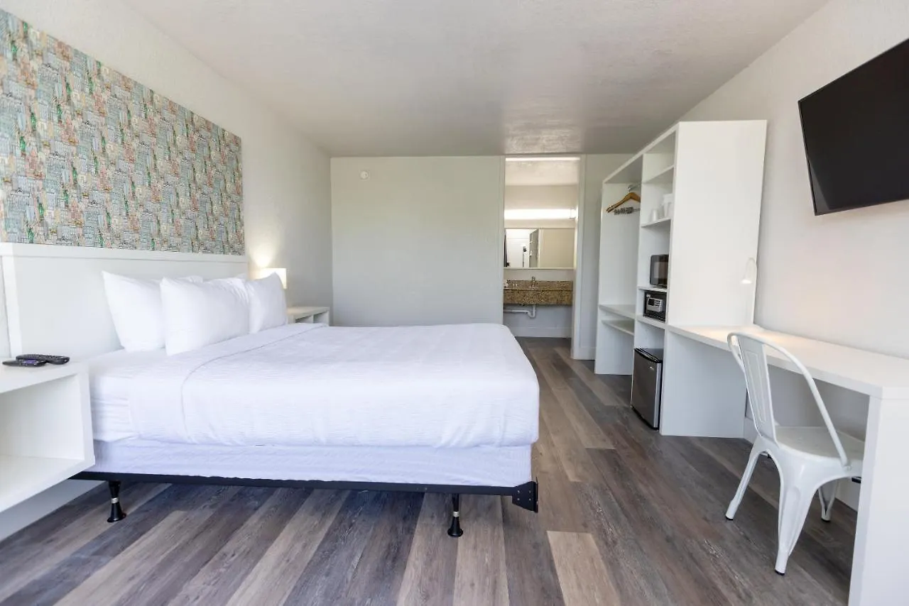 Oneway Hotel