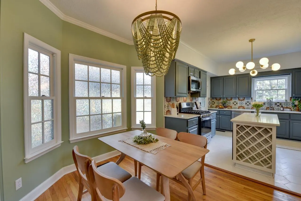 Holiday home Chic Georgia Getaway With Pool And Deck, Near Beaches! Savannah