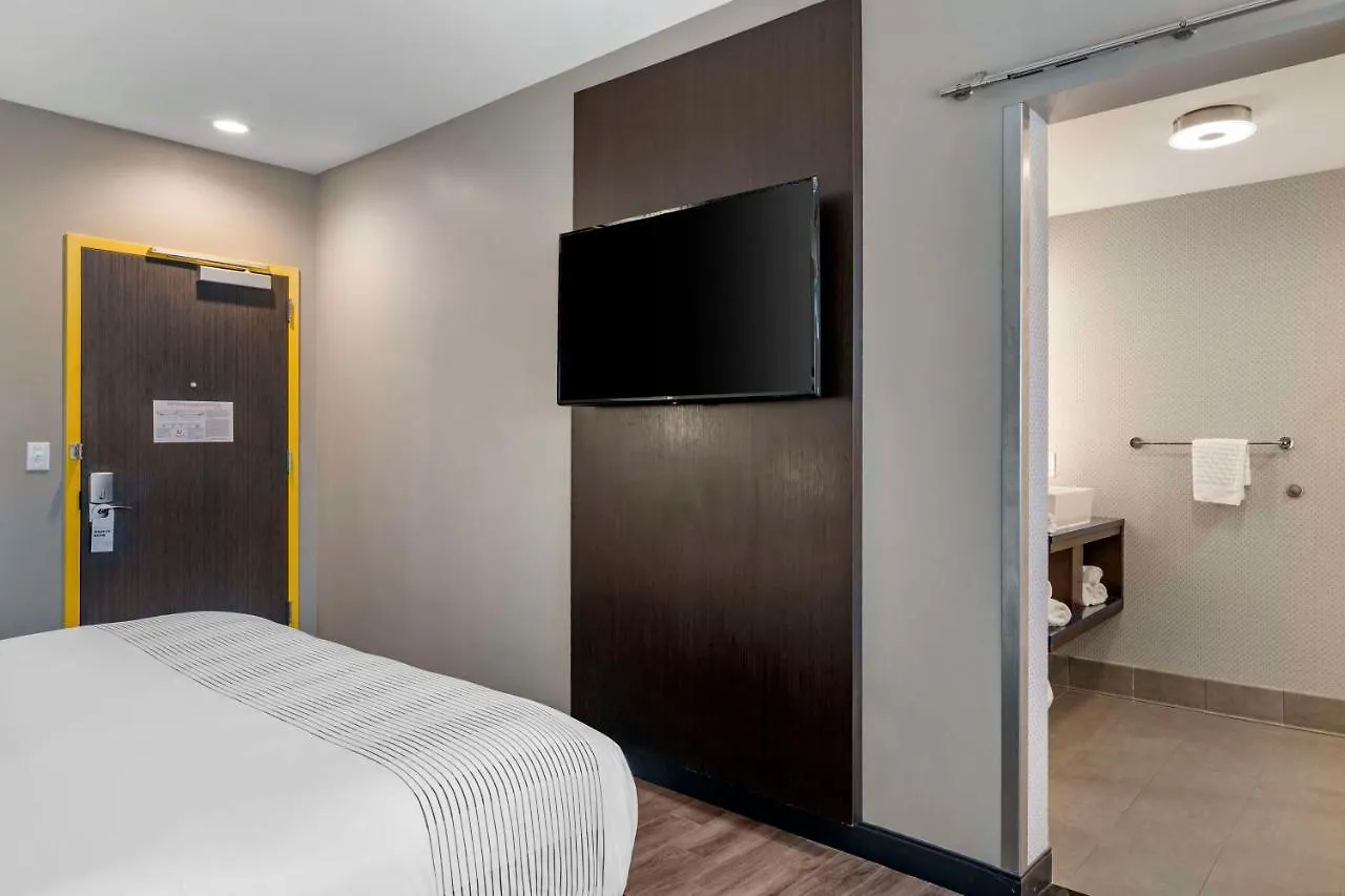 Hotel Glo Western Savannah-gateway I-95 Savannah
