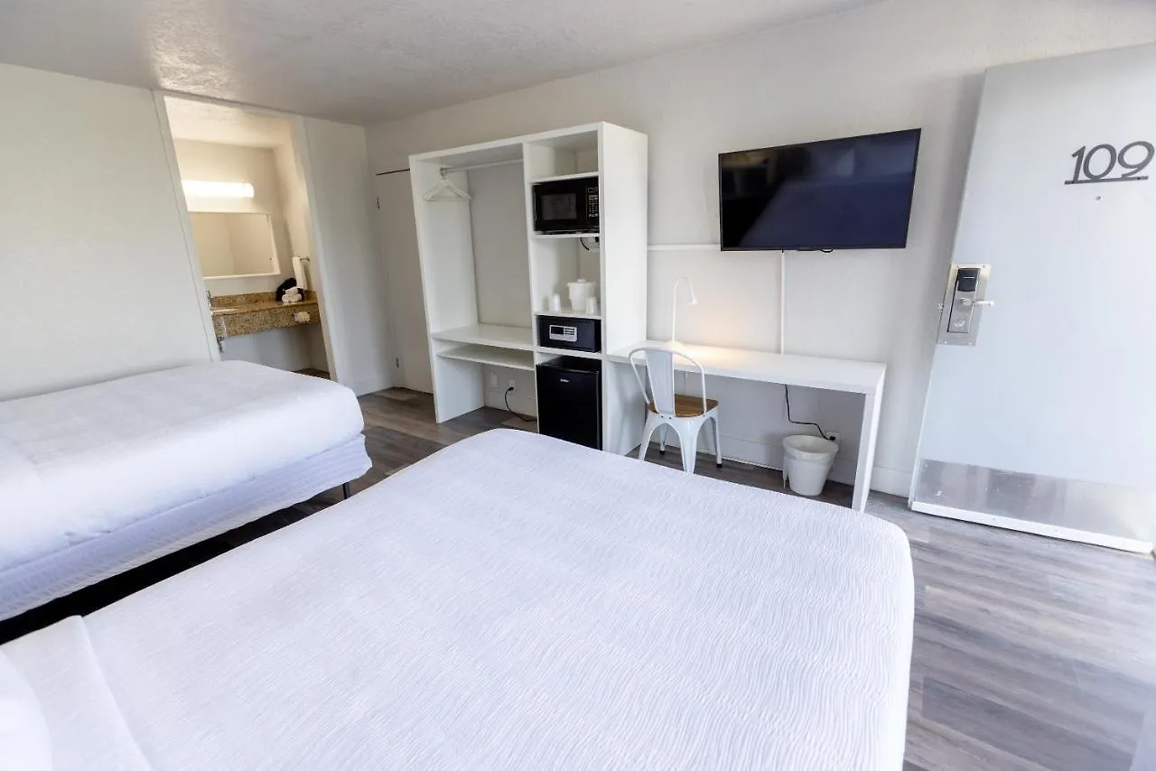 Oneway Hotel *