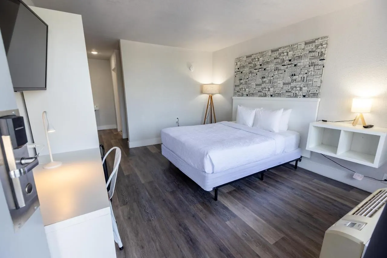 Hotel Oneway Savannah