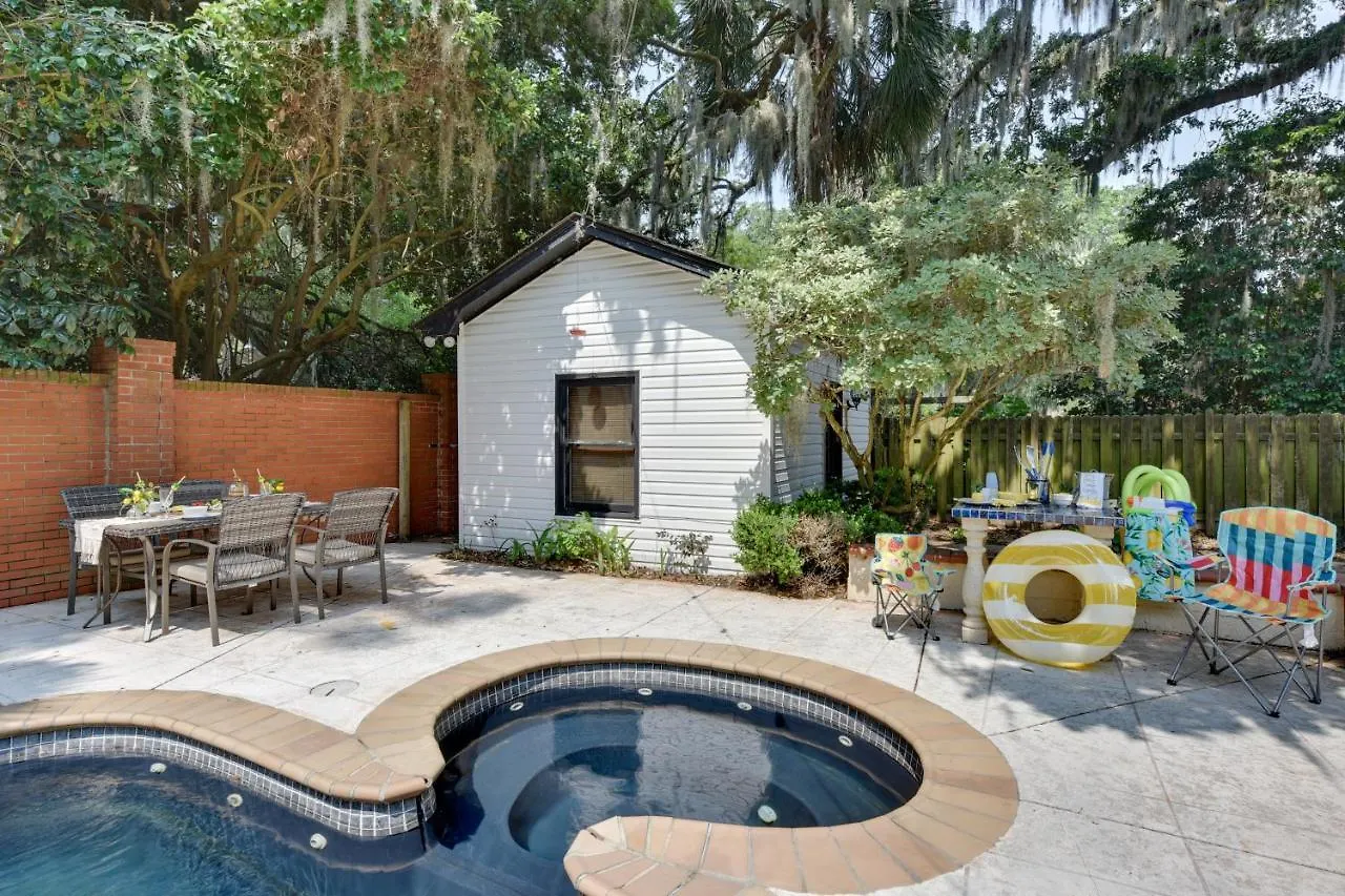 Chic Georgia Getaway With Pool And Deck, Near Beaches! * Savannah