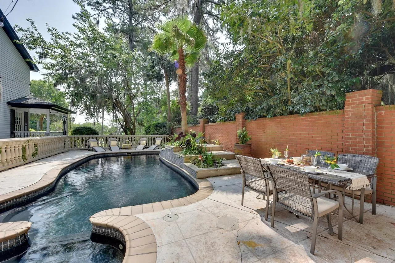 Chic Georgia Getaway With Pool And Deck, Near Beaches! * Savannah