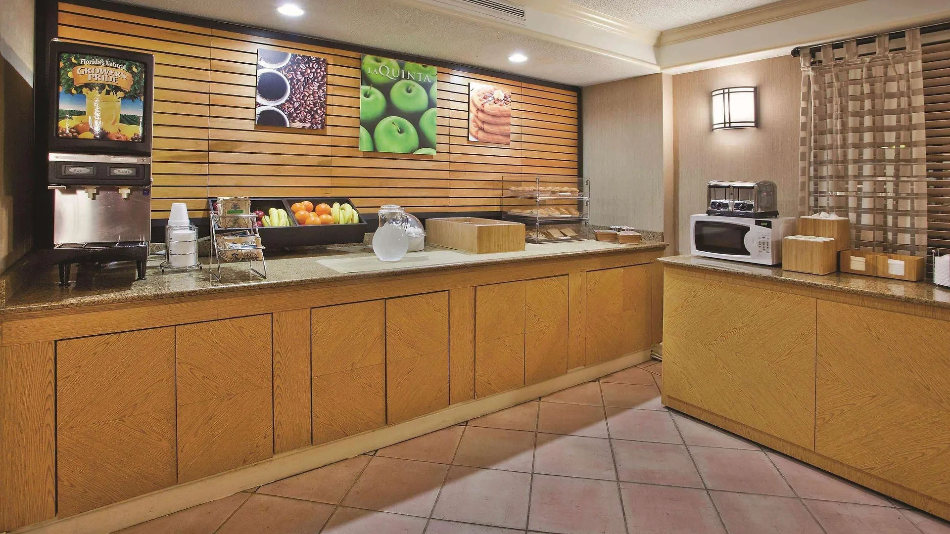 La Quinta By Wyndham Midtown 3*