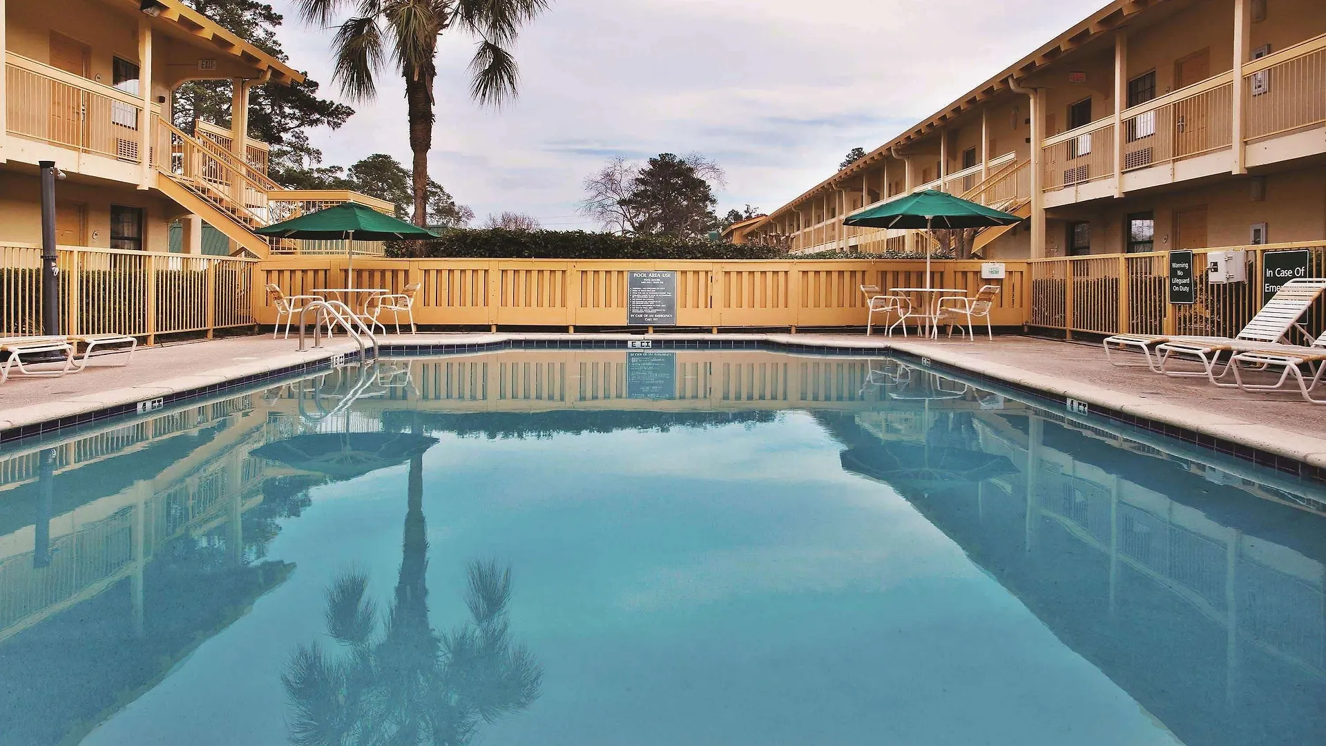 La Quinta By Wyndham Midtown Hotel Savannah