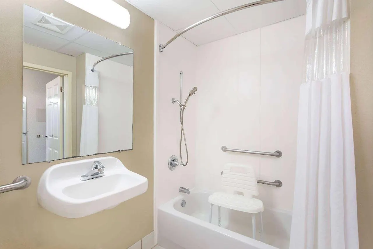 Wingate By Wyndham Gateway 2*