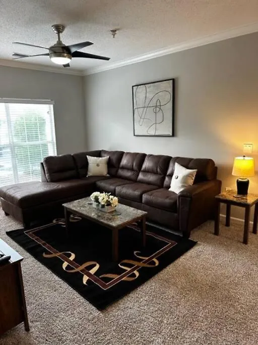 Extravagant 2 Br/2 Ba Apartment *