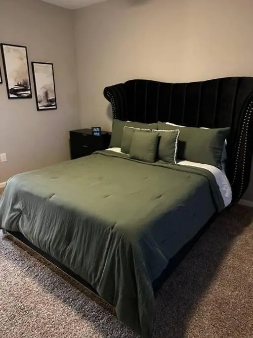 Apartment Extravagant 2 Br/2 Ba *