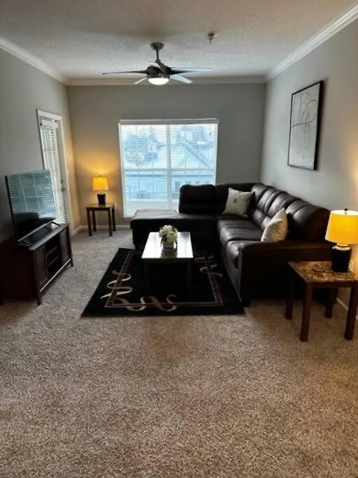 Extravagant 2 Br/2 Ba * Savannah