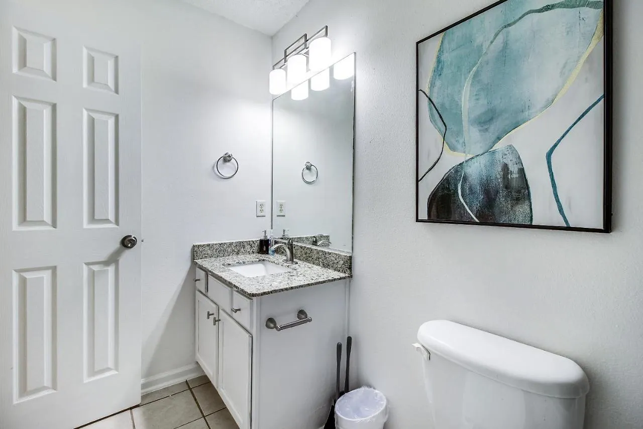 Charming Vacation With Game Room! Savannah